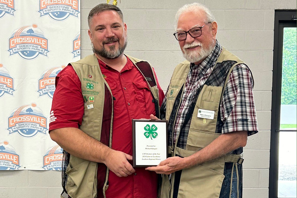 Michael Glasgow receives award