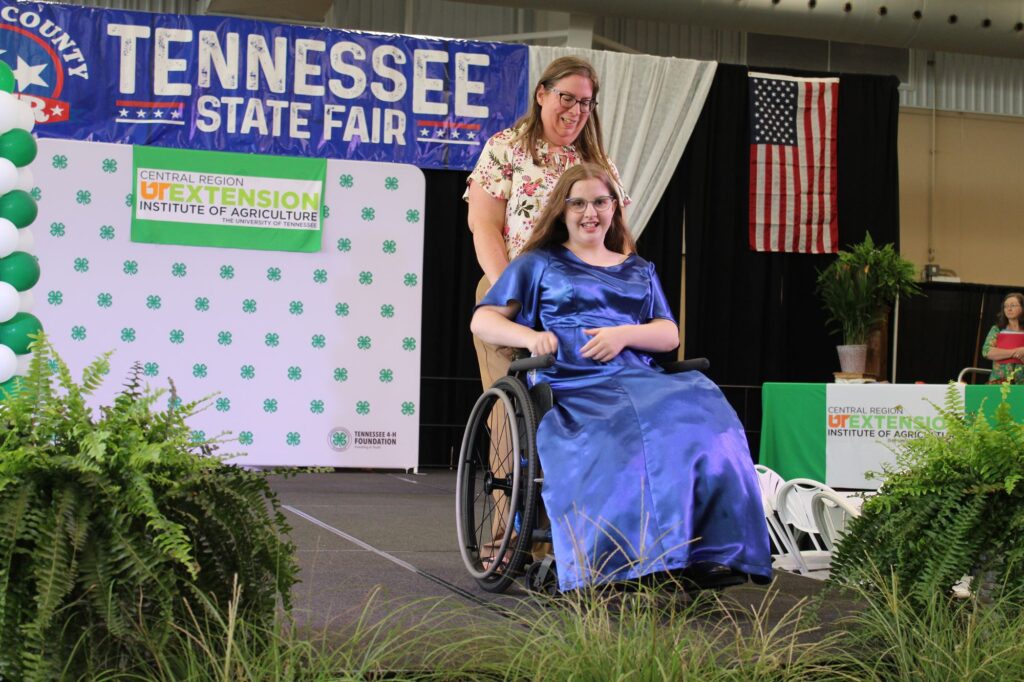4-H Fashion Review